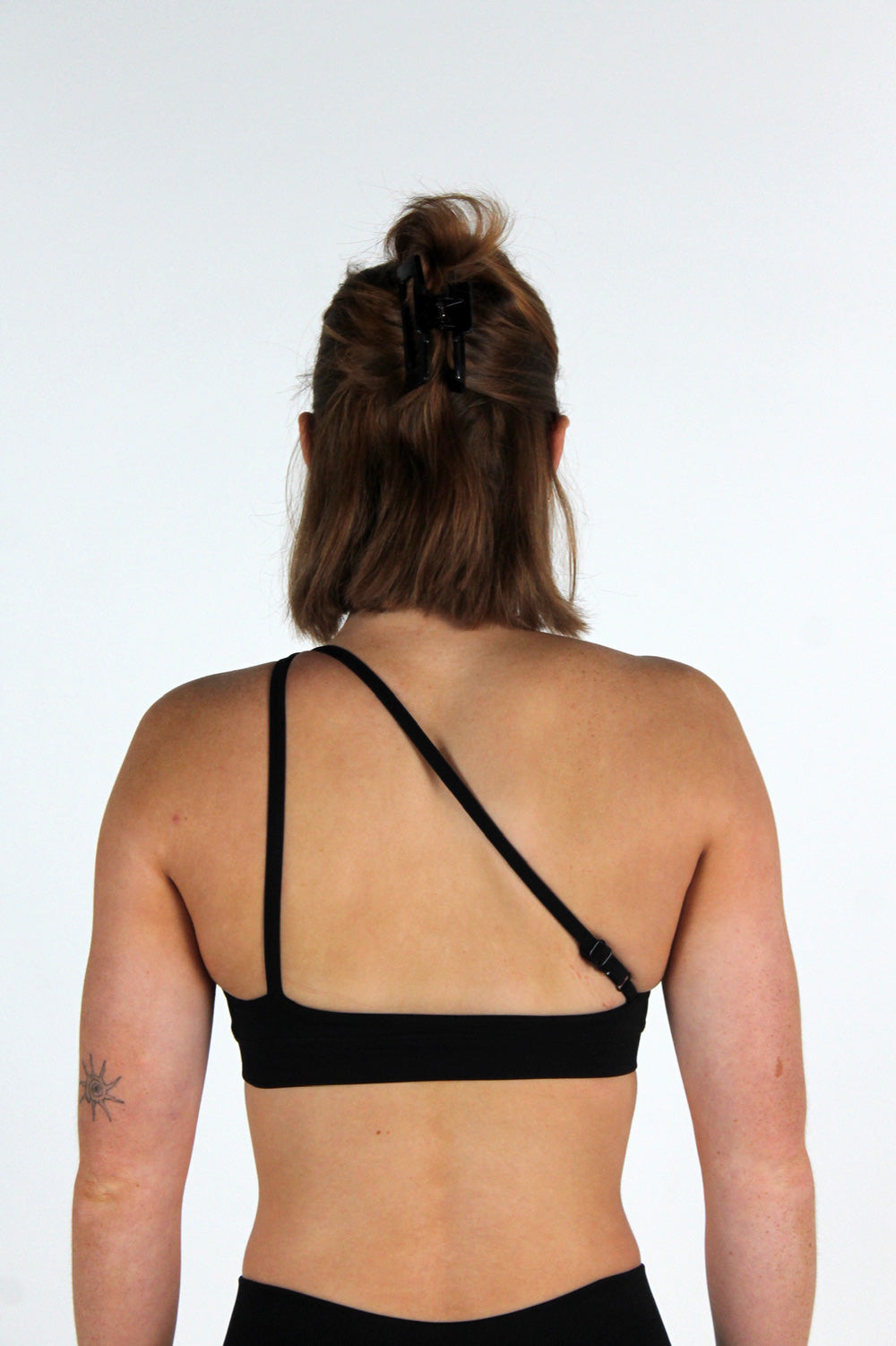 Maivie Fit Cross Crop in Deep Black