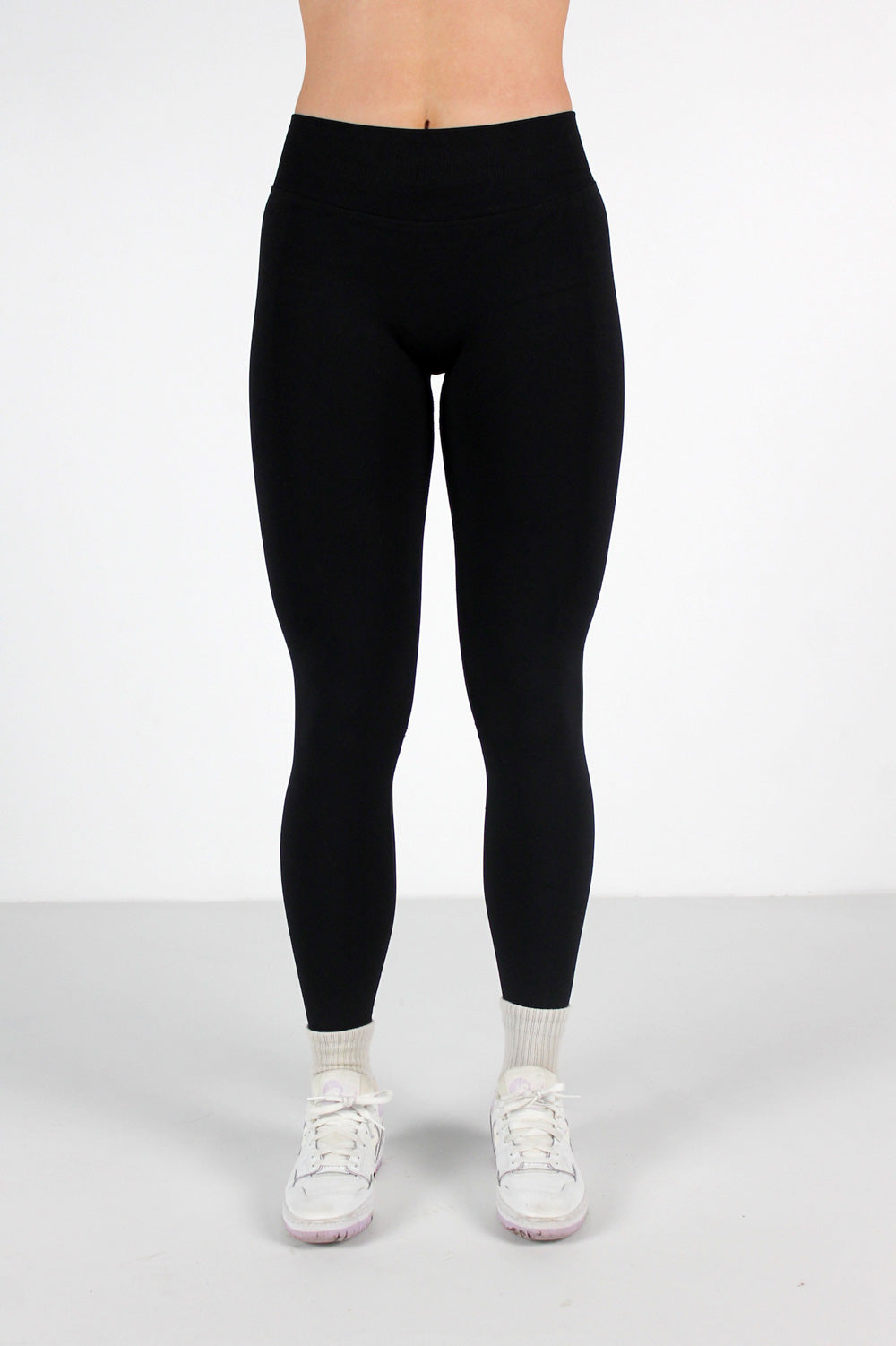 Maivie Fit Signature Scrunch Leggings in Deep Black