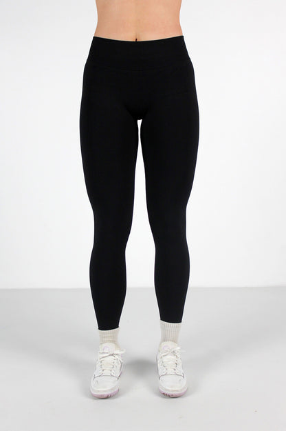 Maivie Fit Signature Scrunch Leggings in Deep Black