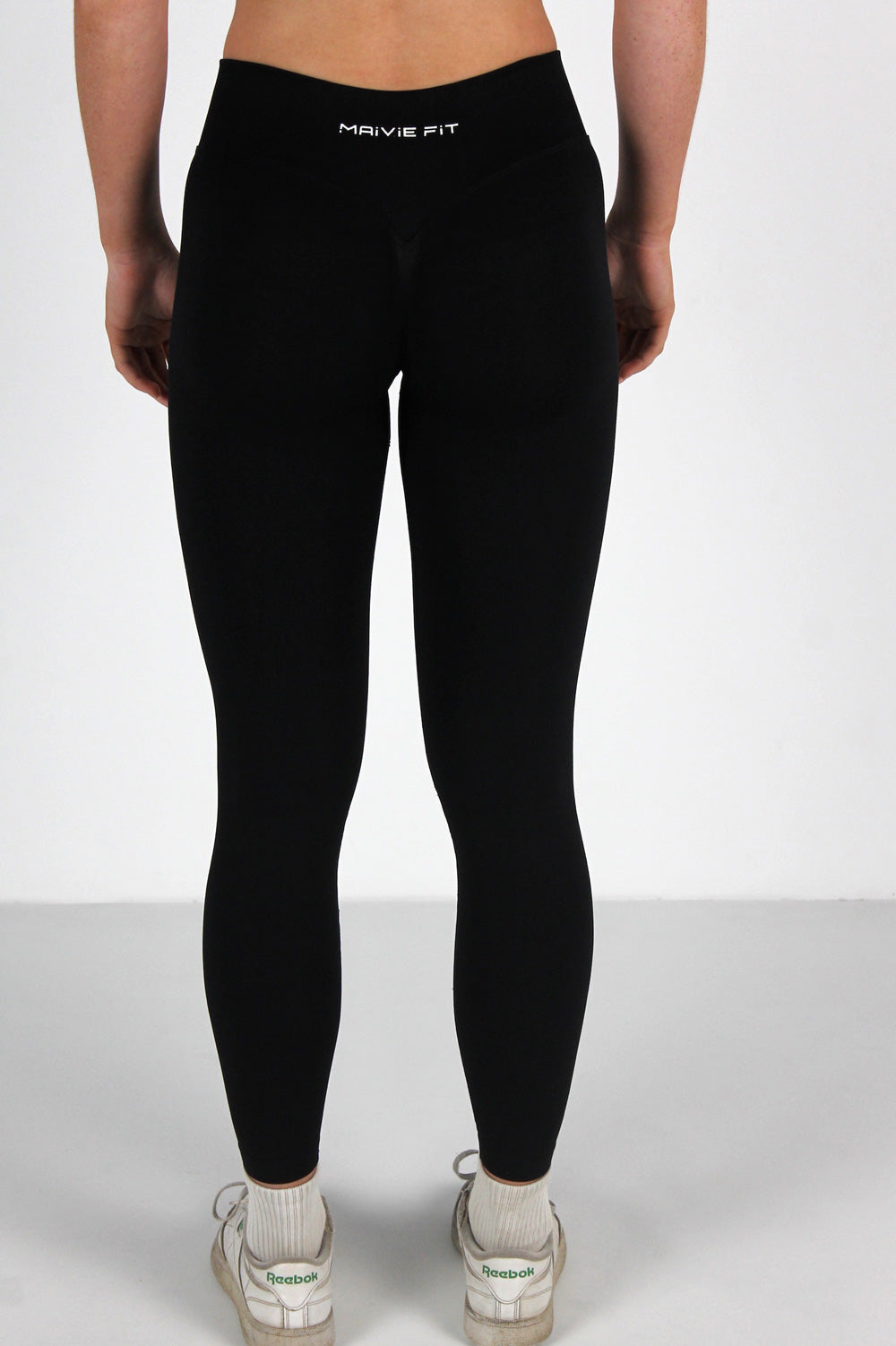 Maivie Fit Signature Scrunch Leggings in Deep Black